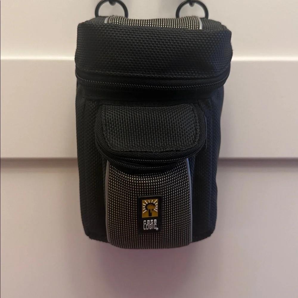 Case Logic Compact Camera Bag Black w/ Adjustable Shoulder Strap Padded Zippered